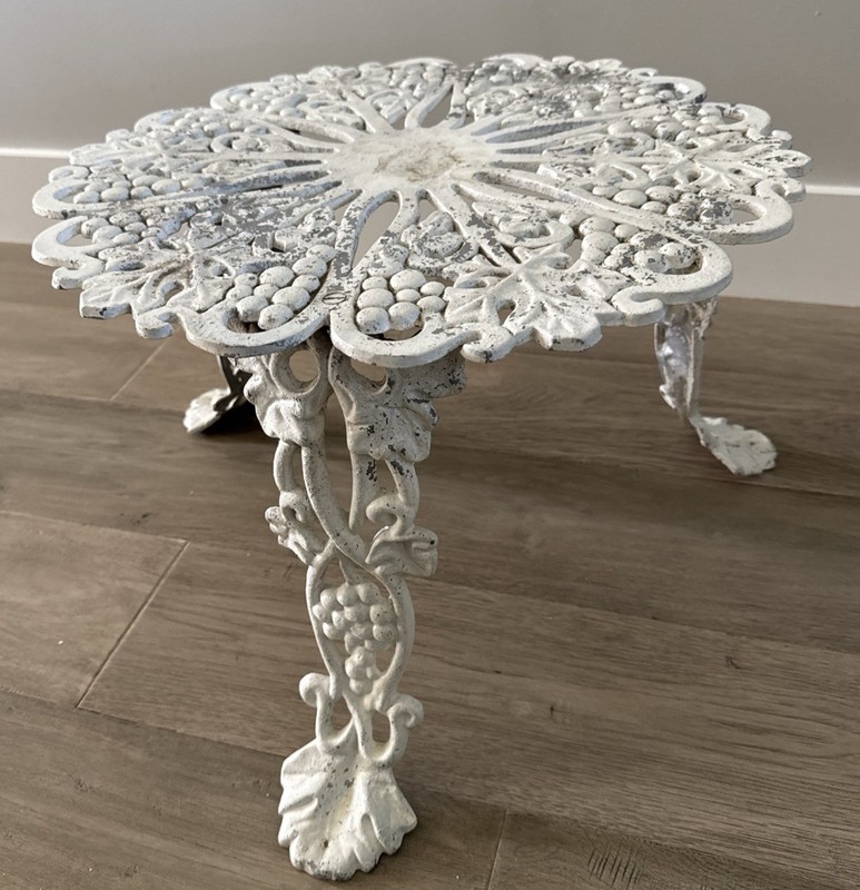 Cast Iron Garden Side Table White Patina Heavy Grape & Leaf Cottage 20” Round gallery