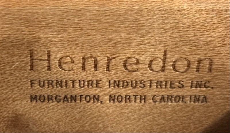 Henredon End/Side Table 22x26 gallery