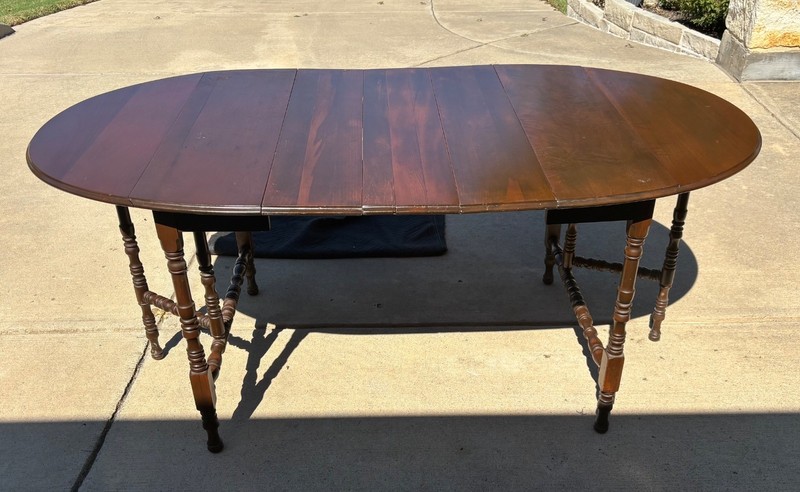 Antique Oval Dropleaf Gate Leg Table with Three 8”leaves gallery