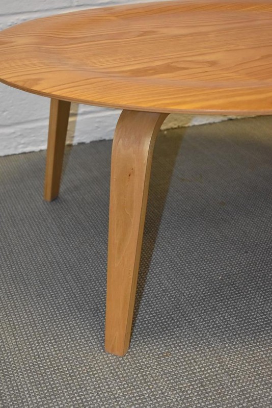 Herman Miller Eames Round Molded Plywood Coffee Table CTW gallery