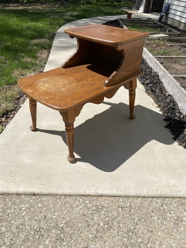 Ethan Allen Baumritter Heirloom Maple Nutmeg Step End Table