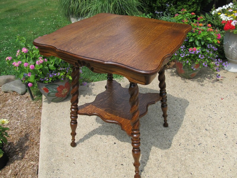 Victorian Antique Parlor Table Tiger Oak Barley Twist Legs and Lower Shelf