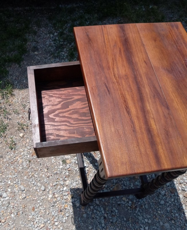 Cherry Spool Leg Lamp Table / Nightstand (ET758) gallery