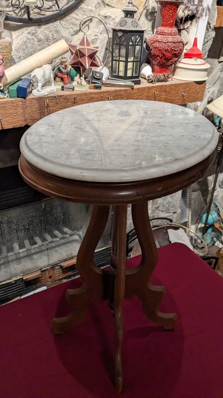 Antique Victorian pedestal side table, circa 1900. Beautifully Designed gallery