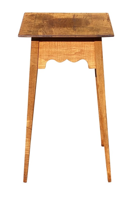 VINTAGE HEPPLEWHITE STYLE TIGER MAPLE SPLAYED LEG WORKTABLE / NIGHTSTAND gallery
