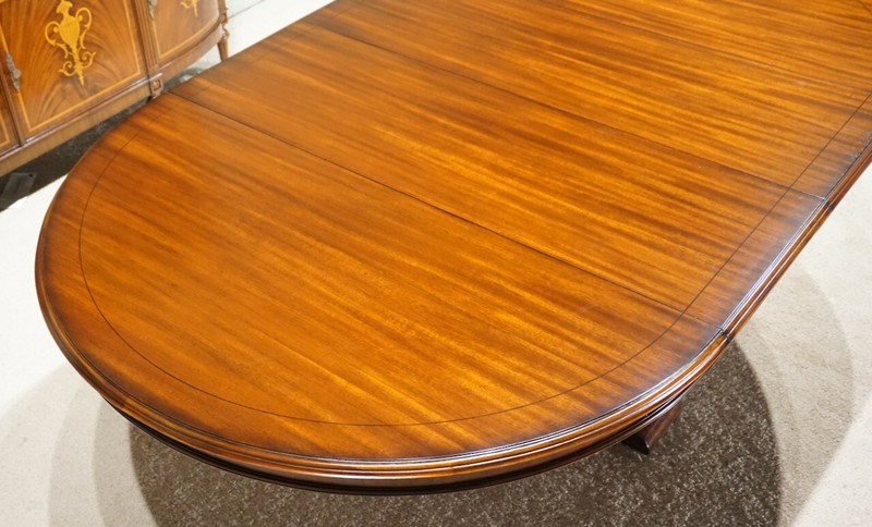 Beautiful 7' transitional Mahogany oval round dining Kitchen table gallery