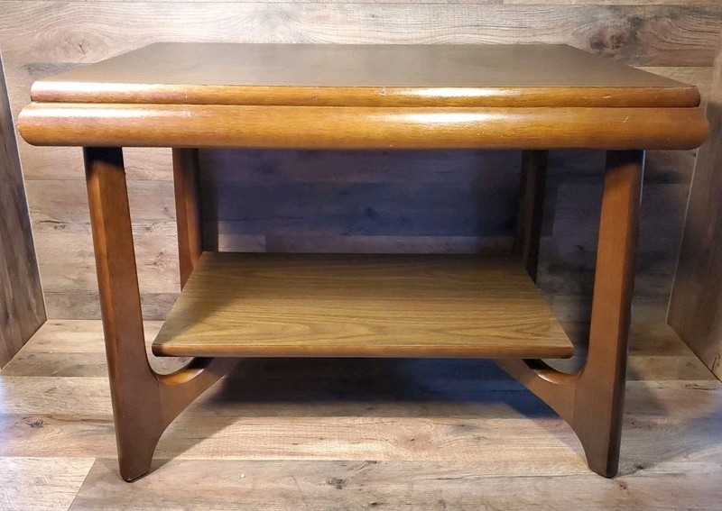 Mid-Century Modern Adrian Pearsall Style Mersman Sculpted Biomorphic End Table.