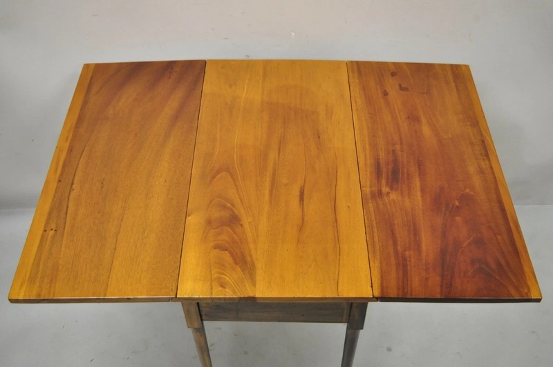 Antique American Colonial Cherry Wood Slender Leg Pembroke Lamp Side End Table gallery