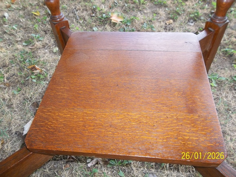 Antique Stickley Brothers Mission 1/4 Sawn Round Oak Table gallery