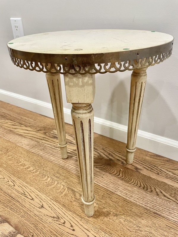 Vtg Wood Side Table Plant Stand Fluted Tapered Legs Brass Tone Metal Edging NL