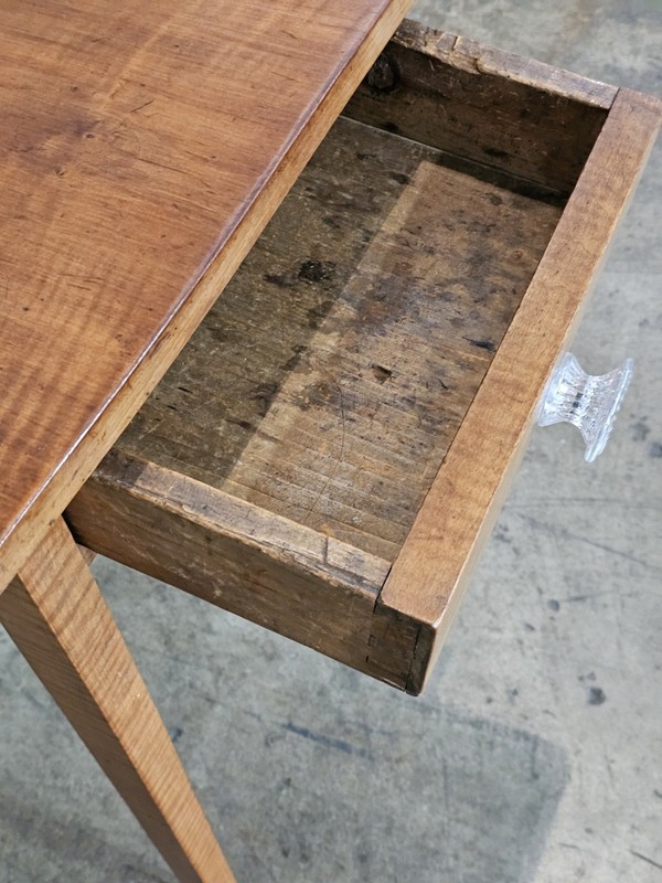 Antique Tiger Maple Federal Style Single Drawer Occasional Table Bench Made gallery