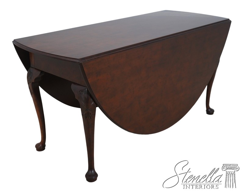L70867: BAKER Colonial Williamsburg Collection Mahogany Dropleaf Table