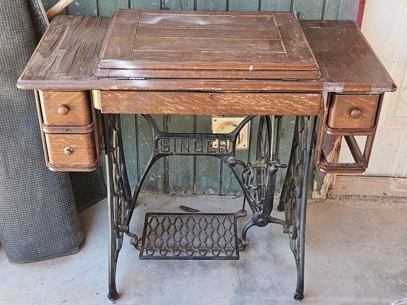 1916 sowing table brown worn but in good condition missing one drawer.