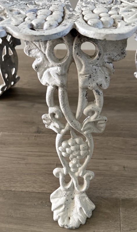 Cast Iron Garden Side Table White Patina Heavy Grape & Leaf Cottage 20” Round gallery