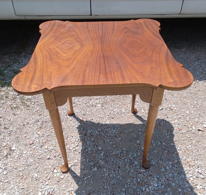 Book Matched Veneer Baker Cherry Lamp Table / End Table (ET628)