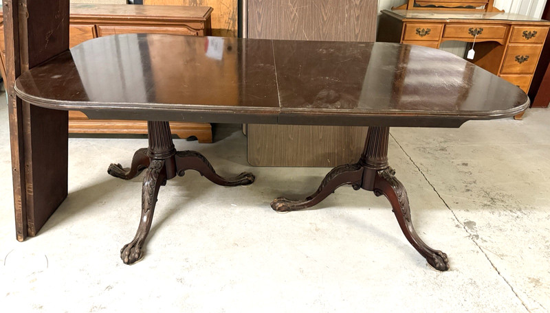 VINTAGE CHIPPENDALE PEDESTAL MAHOGANY DINING TABLE Local Pickup NORTH CAROLINA