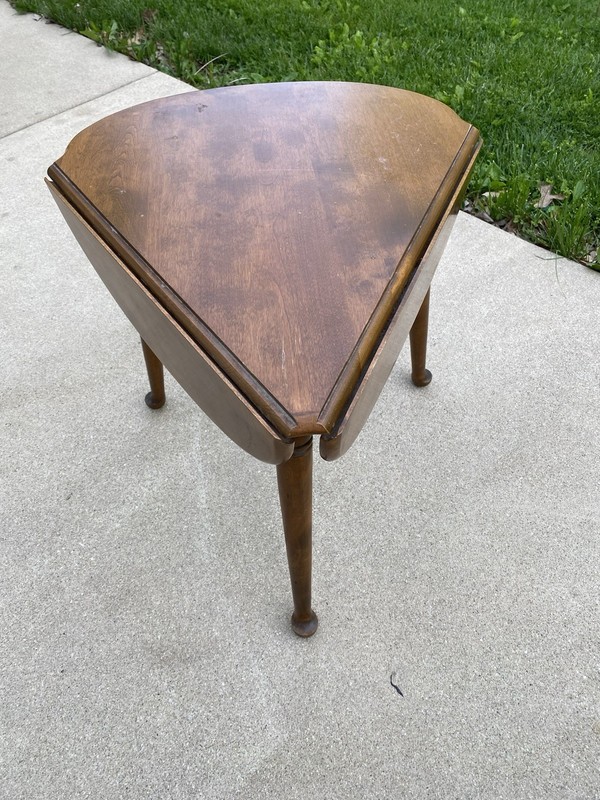 Ethan Allen Heirloom Maple Nutmeg Drop Leaf Side End Table