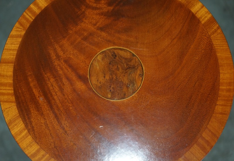 PAIR OF FULLY RESTORED FLAMED MAHOGANY POLLARD OAK ROUND TRIPOD SIDE END TABLES gallery