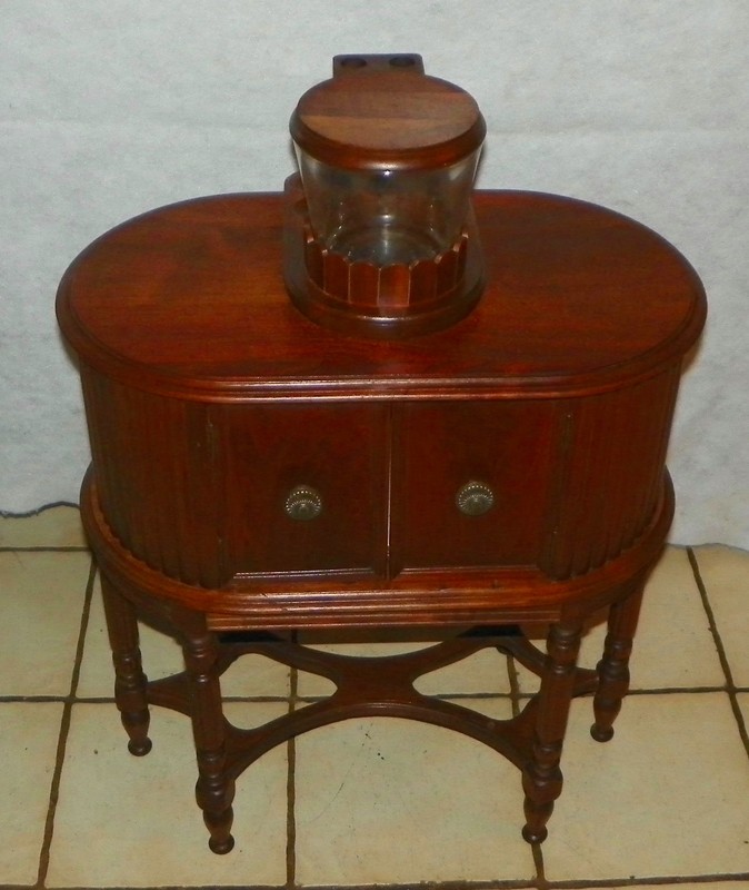 Solid Walnut Humidor 4 Pipe Holder Smoke Stand (SS-6)
