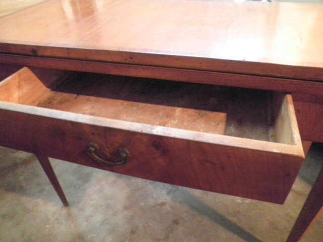 Antique Satinwood gateleg table gallery