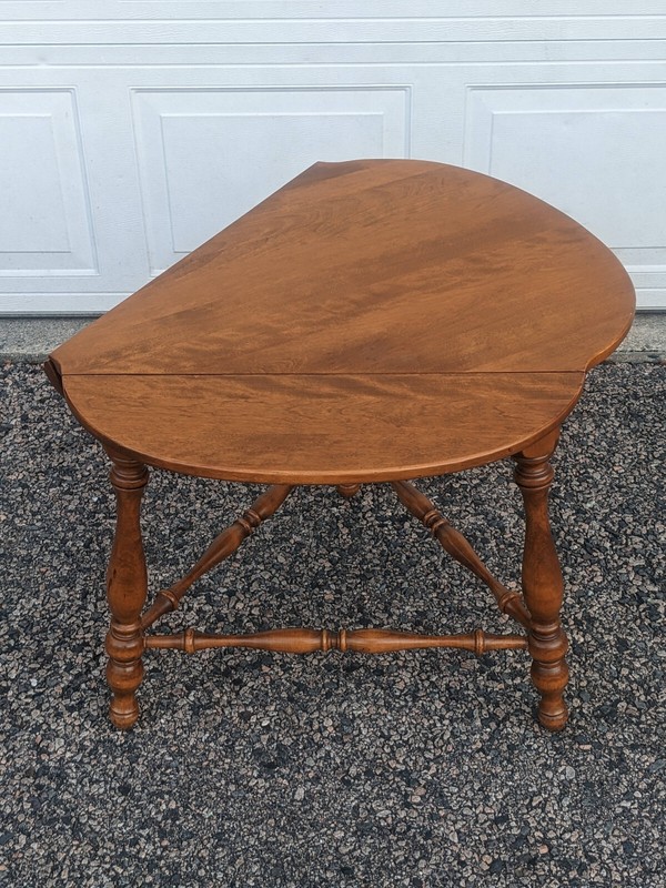 Ethan Allen Early American Corner Table, Maple & Birch, 2 Drop Leaves, 10-8547 gallery
