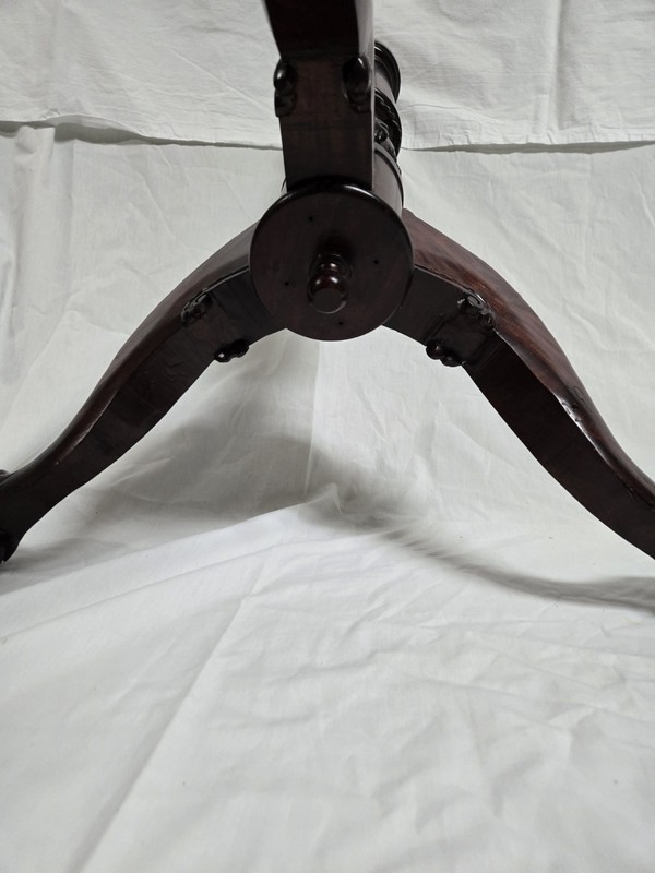 RARE Pie Crust Edge Carved Tilt Top Rotating Elegant Antique Parlor Tea Table gallery