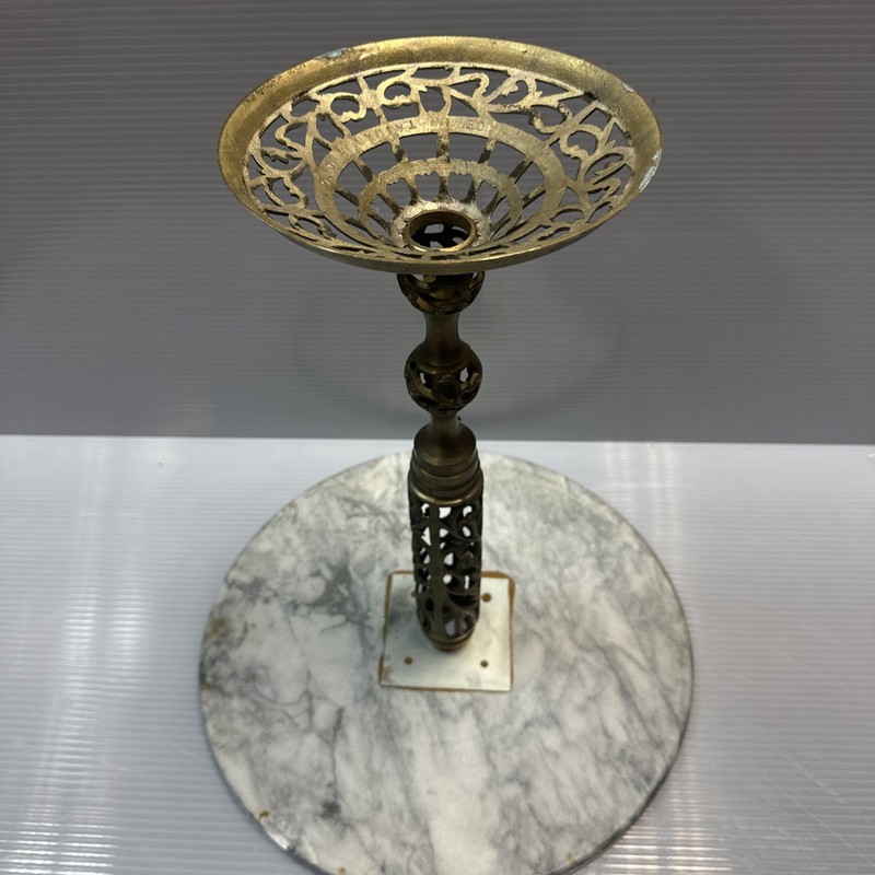 Vtg Mid Century Hollywood Regency Marble Top Brass Plant/Pedestal Table 17” Chip gallery
