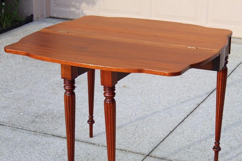 Antique Early 20th-Century Flame Mahogany Gateleg Game Table or Desk gallery