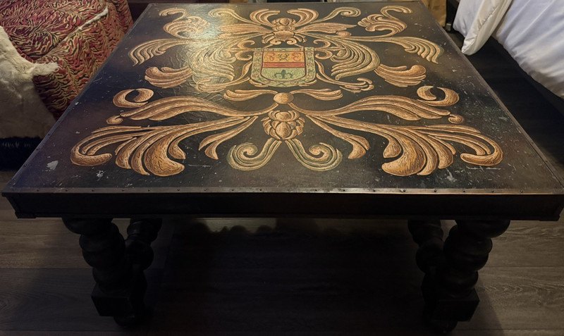 Beautiful Antique Ebonized Wood Coffee cocktail Table Brown Black Gold