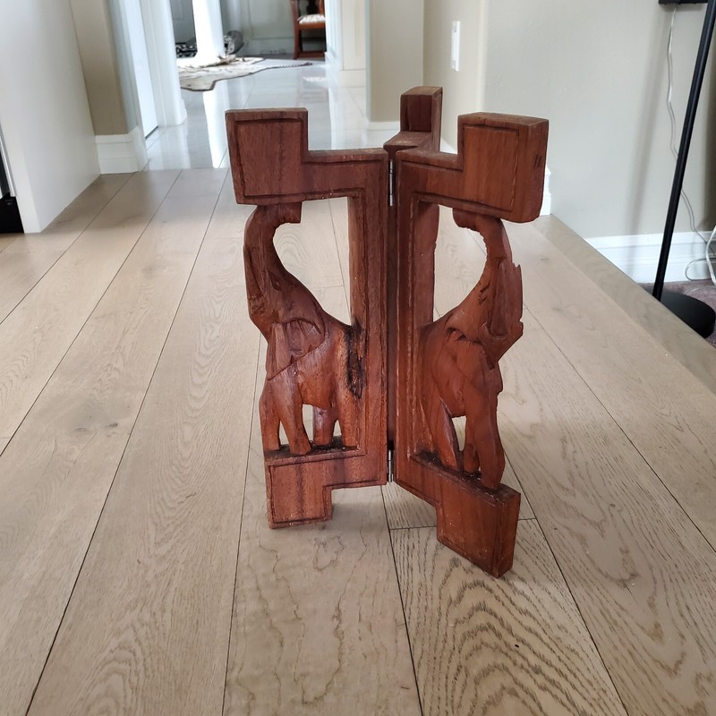 Vintage HAND CARVED Wood FOLDABLE Elephant Table / Plant Sand, EUC