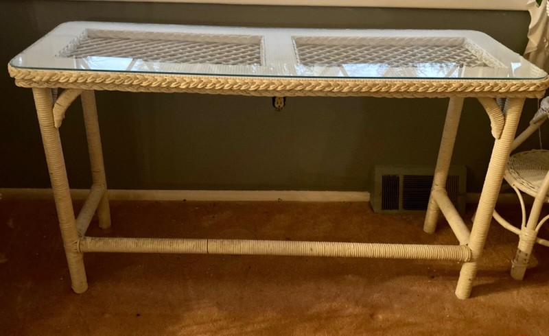 White Wicker Living Room Table Set & Mirror gallery