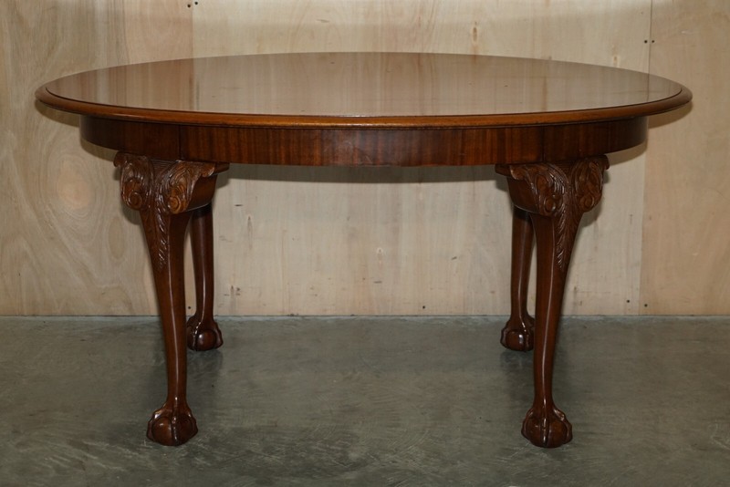 LOVELY ANTIQUE CIRCA 1920 ENGLISH HAND CARVED WALNUT CLAW & BALL DINING TABLE gallery