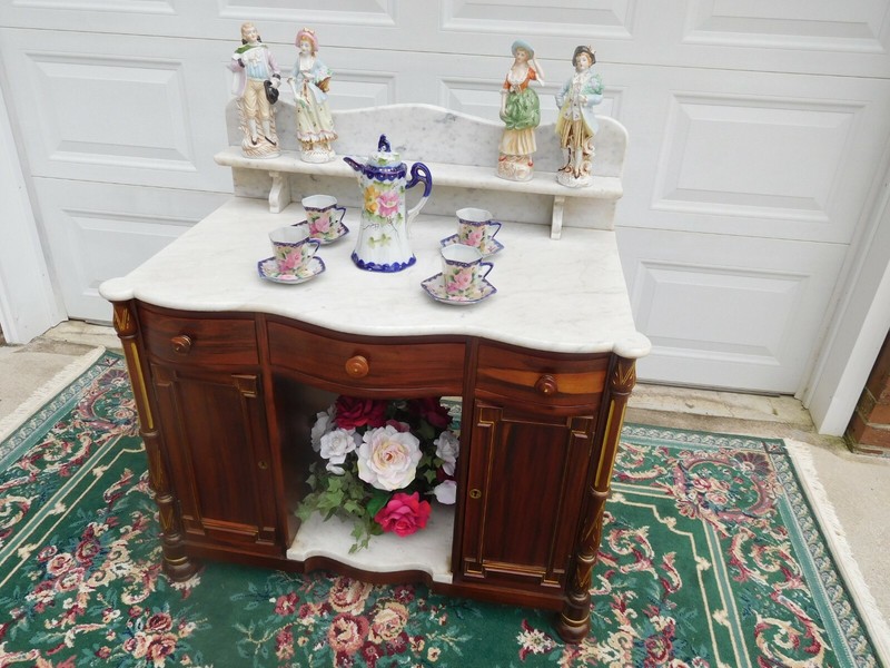 DECORATIVE VICTORIAN ROSEWOOD MARBLE TOP WASHSTAND