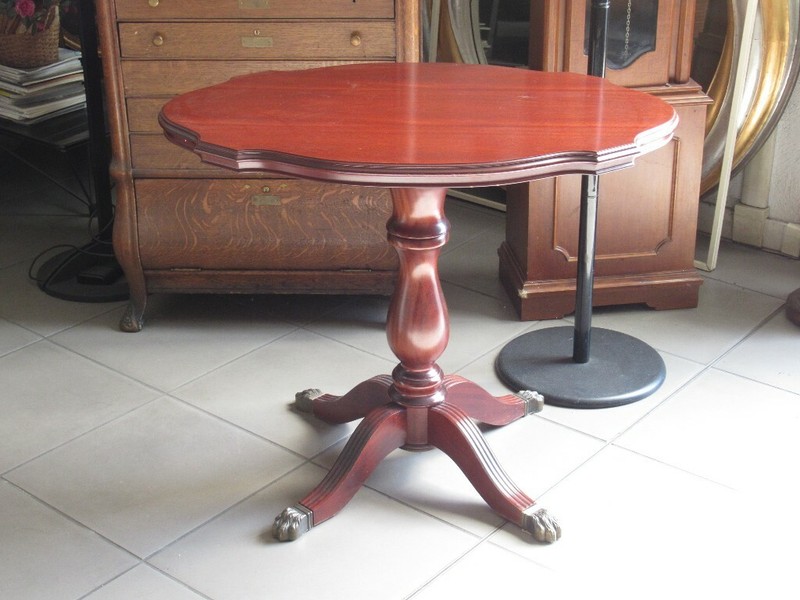 Vintage Elegant Table Small Table Wood Decoration English Paw Lion Xx Century gallery