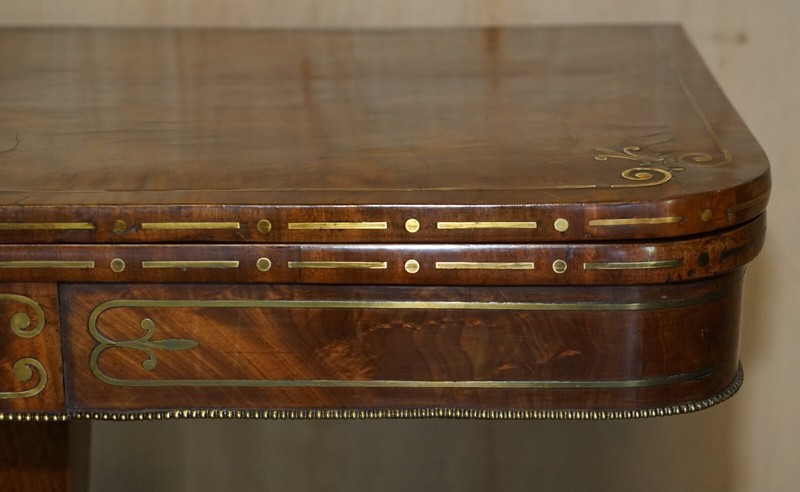 RESTORED ANTIQUE REGENCY CIRCA 1815 MAHOGANY & BRASS INLAID CARD GAMES TABLE gallery