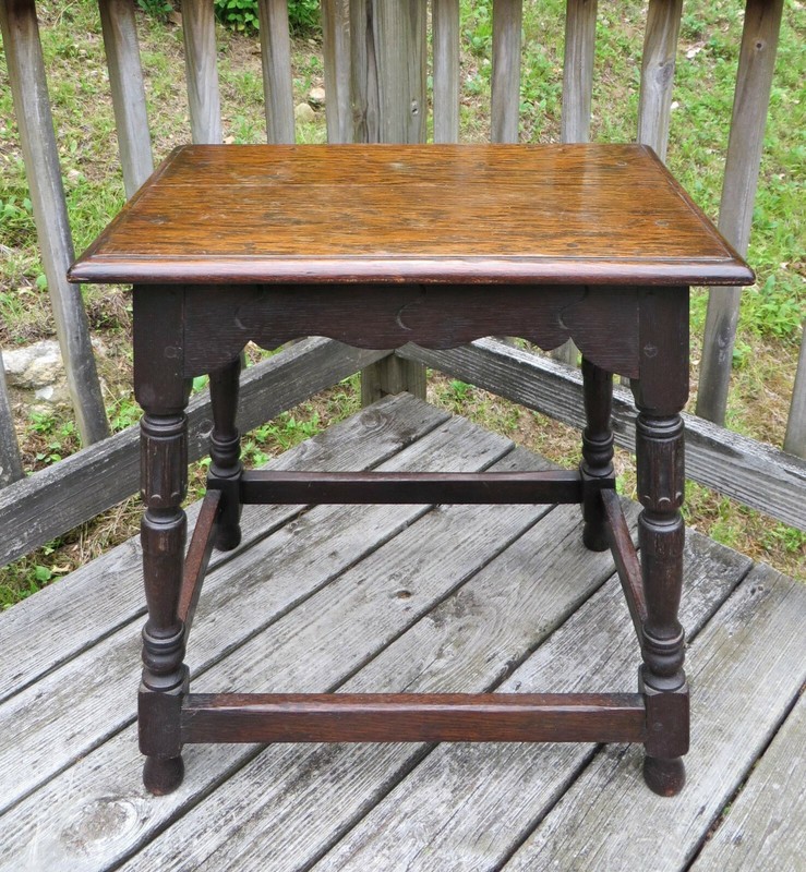 Antique 1910’s Wililam and Mary Style English Tavern Table Side Stool Oak Wood