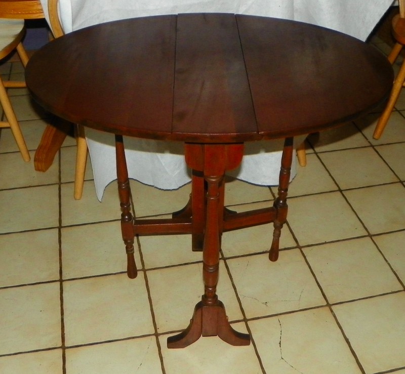 Solid Mahogany Oval Dropleaf Side Table / End Table (ET346)