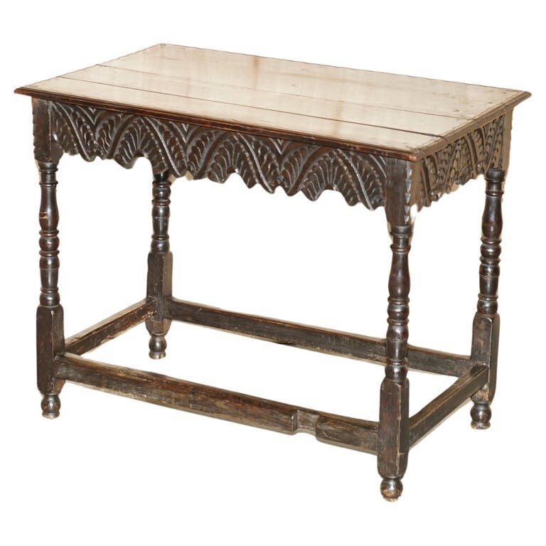 ANTIQUE ENGLISH 18TH CENTURY JACOBEAN CENTRE TABLE WITH ORNATELY CARVED APRON