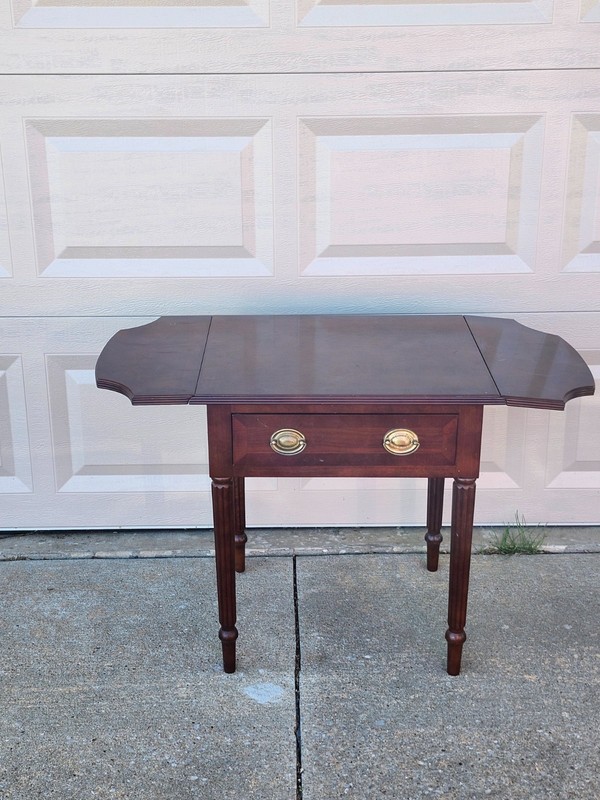 Bombay Company Drop Leaf Sheraton Side End Accent Mahogany Table One Drawer MCM