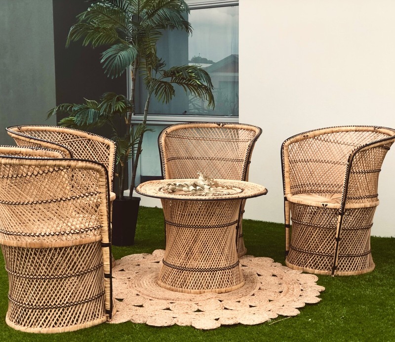 1970s Wicker Coffee Table and 4x Seats Vintager