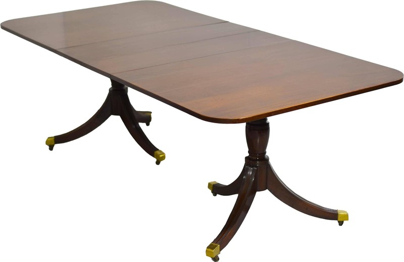 Mid Century Duncan Phyfe Style Dining table with Extensions 87in
