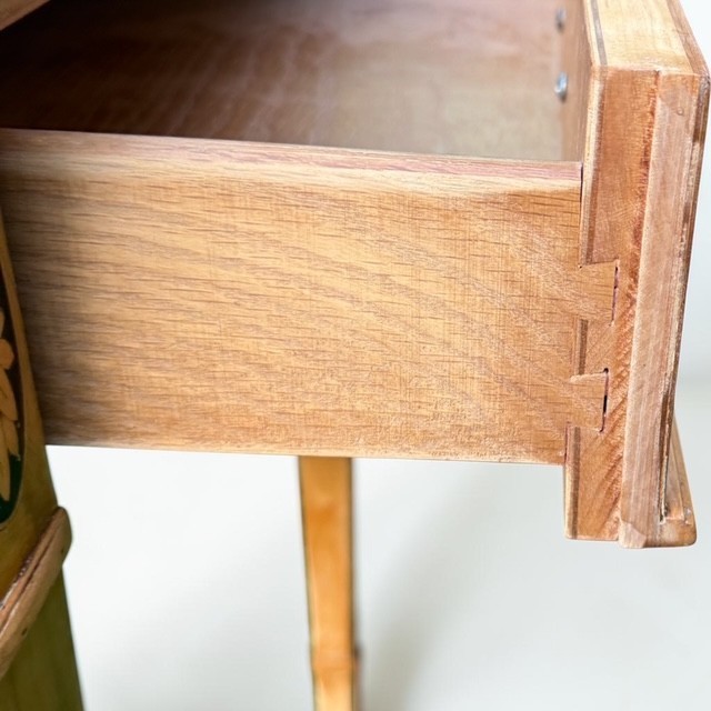 Vintage Hekman Inlaid Accent Side Table Refinished Satin Finish w Drawer gallery