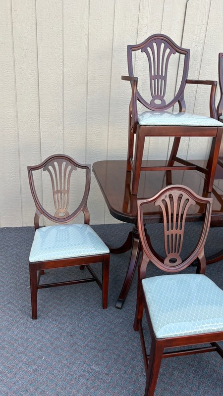 67845 Duncan Phyfe Style Dining Table with 6 Shield Back Chairs gallery