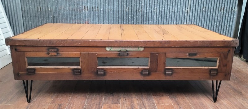 Restored Super Hatcher Chicken Incubator Coffee Table 59″x 31 1/2″ x 19″ GS01066