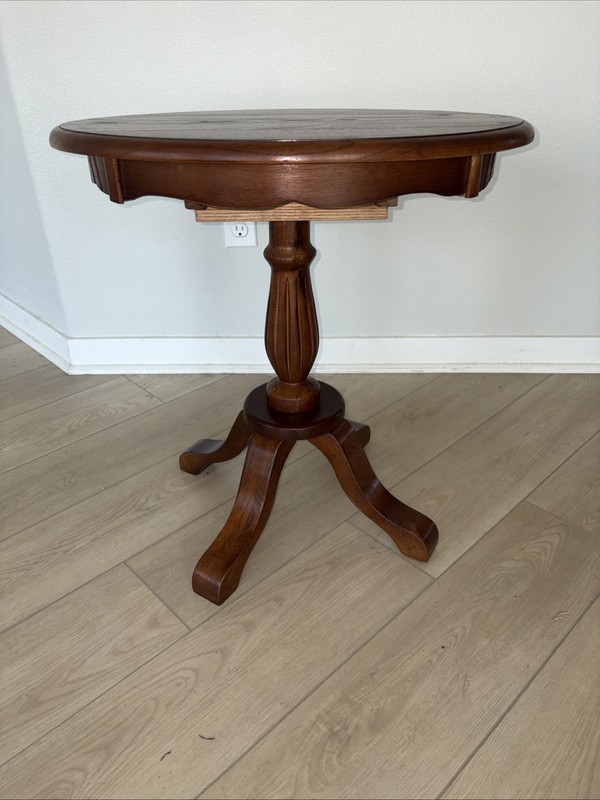 Drexel Heritage Oval Side Table gallery