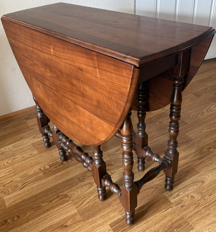 William and Mary Style Barley Twist Oak Gateleg Drop Leaf Breakfast Table