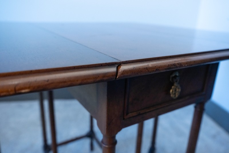Antique Henredon 8 legged Walnut Burl Wood foldable Table with Drawer gallery