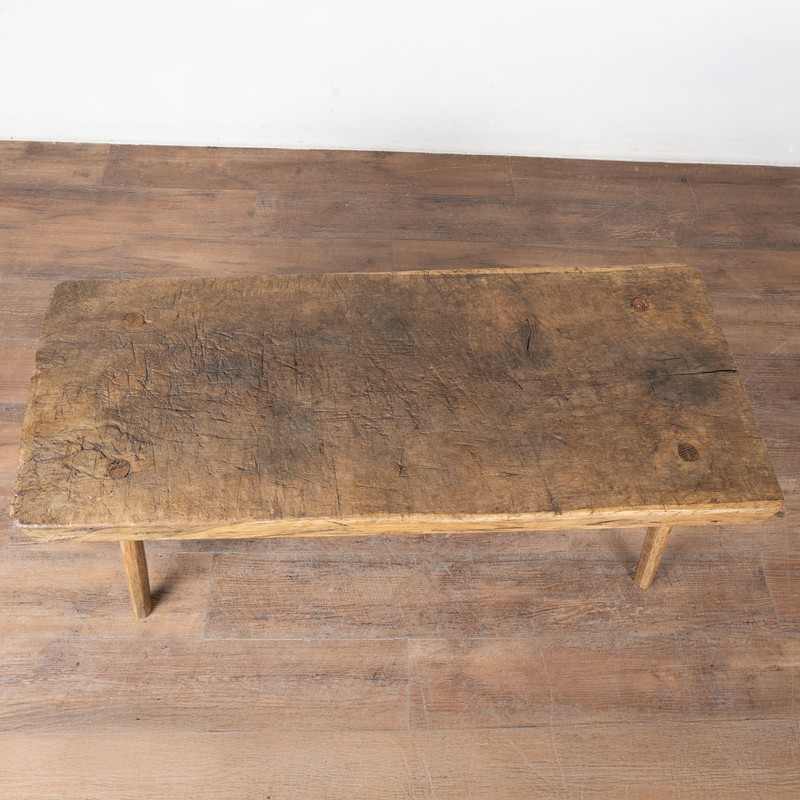Early 20th Century Rustic Peg Leg Coffee Table gallery