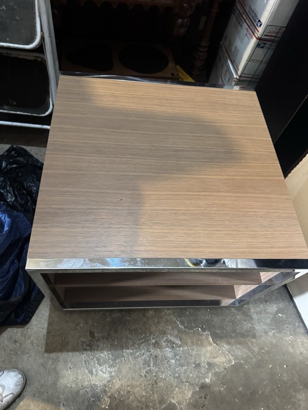 Minimalist side table,consistent with Minotti’s design likely the Hamilton gallery