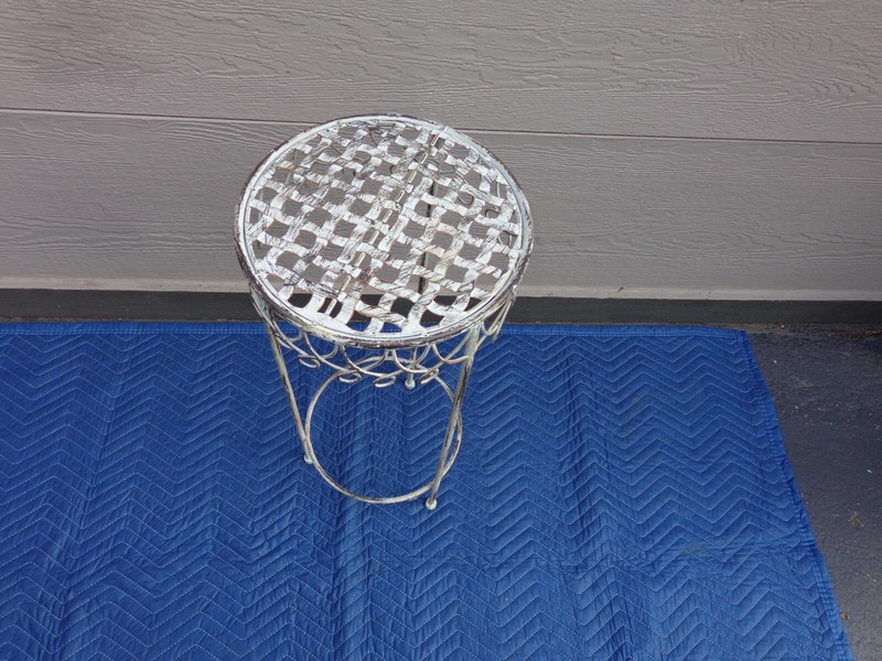 VINTAGE ALL METAL ROUND ACCENT TABLE - PLANT STAND 11 3/4 x 27 in VERY UNIQUE gallery